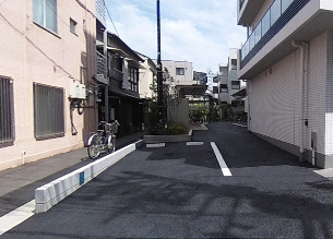 【ブランシエスタ台東根岸の駐車場】