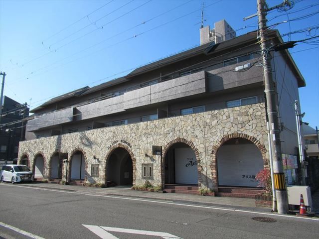 【和歌山市黒田のマンションの建物外観】