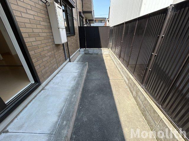 【岸和田市吉井町のアパートのバルコニー】