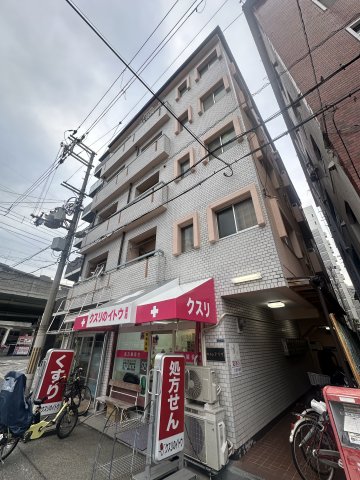 大阪市西成区岸里東のマンションの建物外観