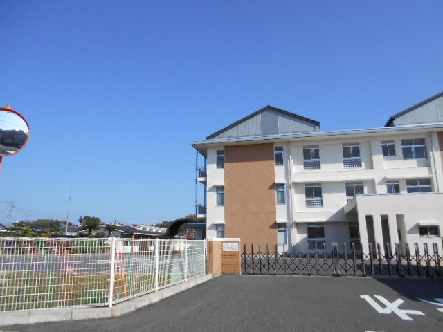 【津山市山北のアパートの小学校】