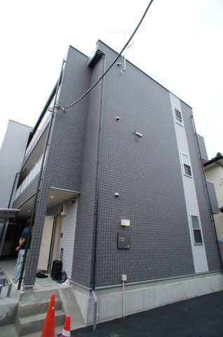 建物外観　外壁タイル貼り