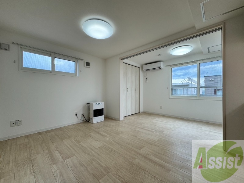 居室・リビング　広々としたリビングですね。使い勝手がよさそうですね！