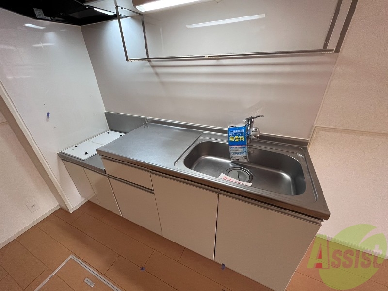 キッチン　キッチンには作業場もあります。料理も捗りますね。