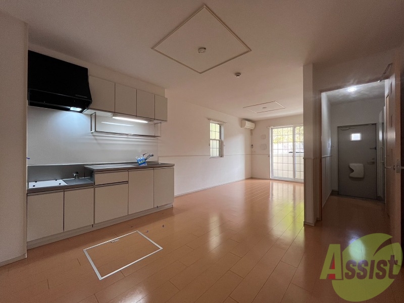 居室・リビング　こちらが１３．１帖のＬＤＫです。家具も楽々置けますね。