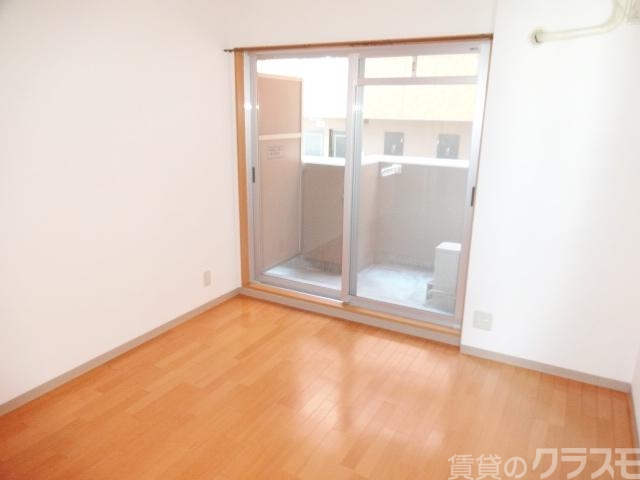 居室・リビング　明るいお部屋は快適です。