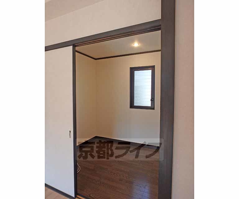 収納　居室としても利用可能な広々とした納戸です。