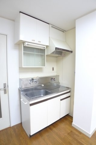 キッチン　コンパクトなキッチンで掃除もラクラク