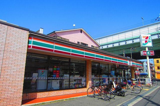 コンビニ　セブンイレブン 大阪南津守1丁目店（コンビニ）まで242m