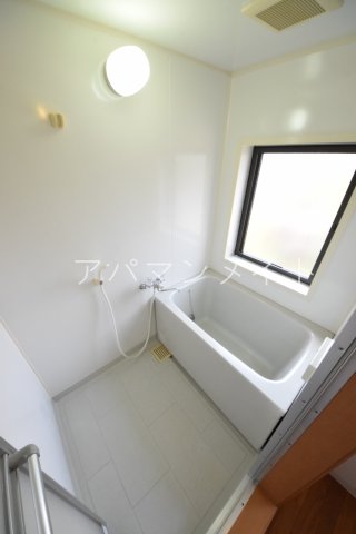 バス・シャワールーム　ゆったり過ごせるお風呂です