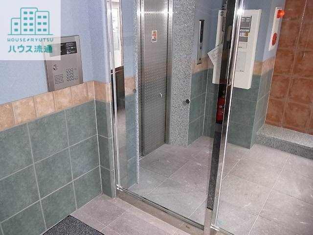 エントランス　エントランス部分