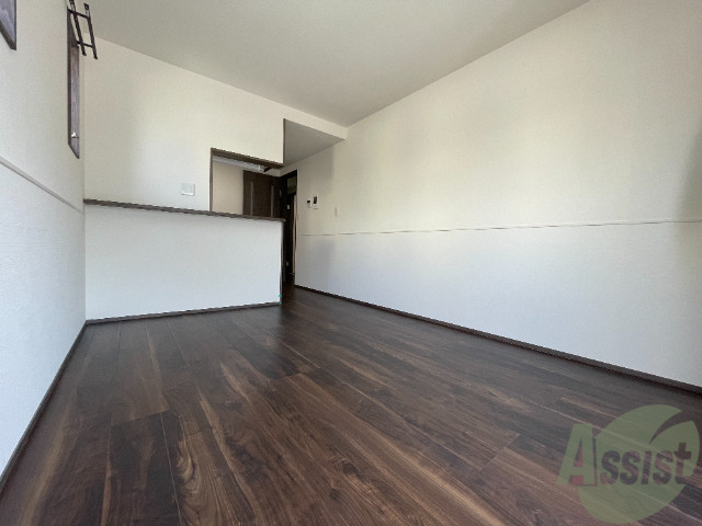 居室・リビング　陽当たりが良く、広々としており過ごしやすそうです。