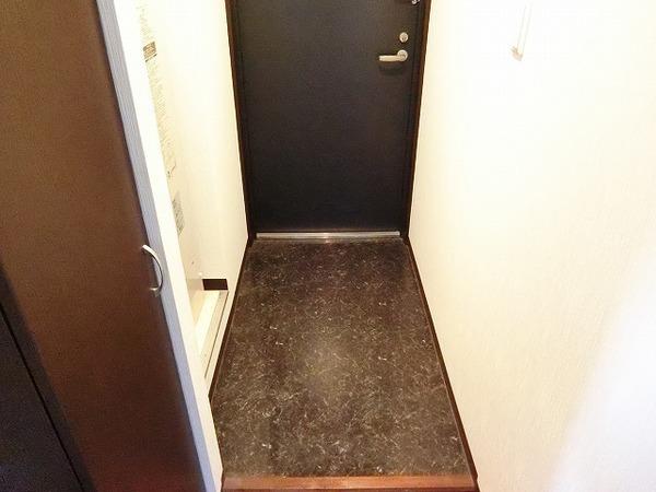 玄関　シューズボックスあり！