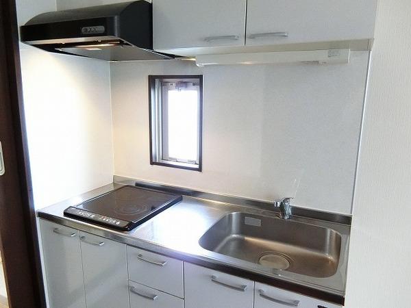 キッチン　お料理好きの方に嬉しいシステムキッチン！