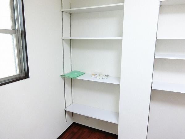 収納　洋室収納！
