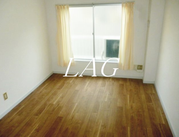 居室・リビング　洋室のお部屋（同仕様）です。