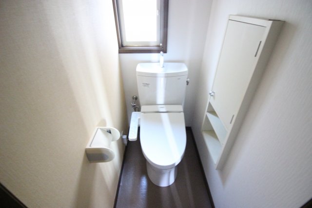 トイレ　温水洗浄便座は残置物