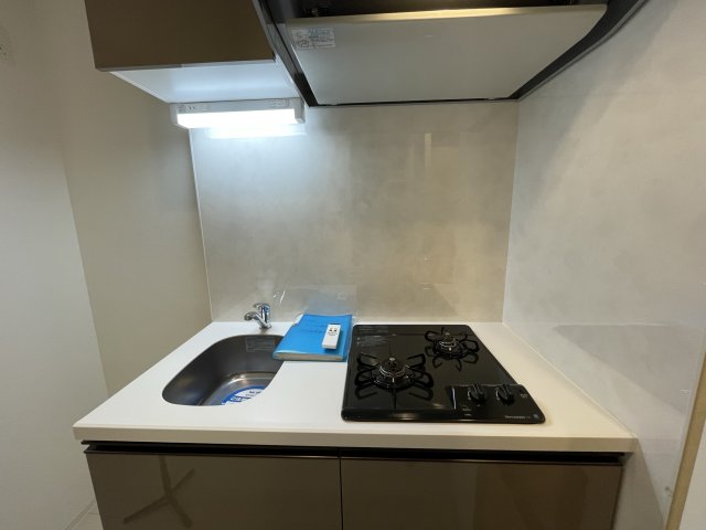 キッチン　イメージとして同マンション他部屋を表示しています
