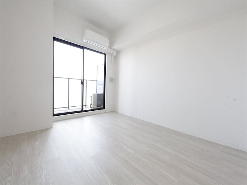 その他部屋・スペース　洋室7.3帖　エアコン完備　バルコニーに面しています