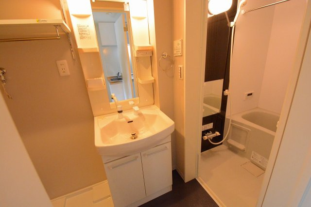 洗面設備　独立洗面化粧台付き☆