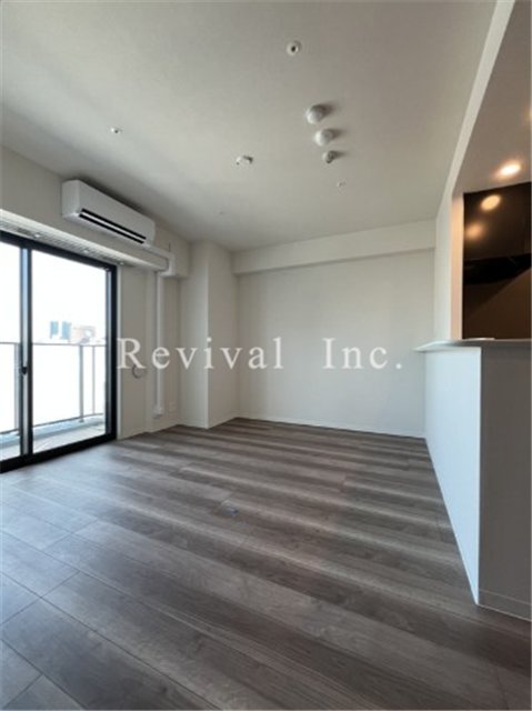 居室・リビング　開放感あるリビングスペースでございます