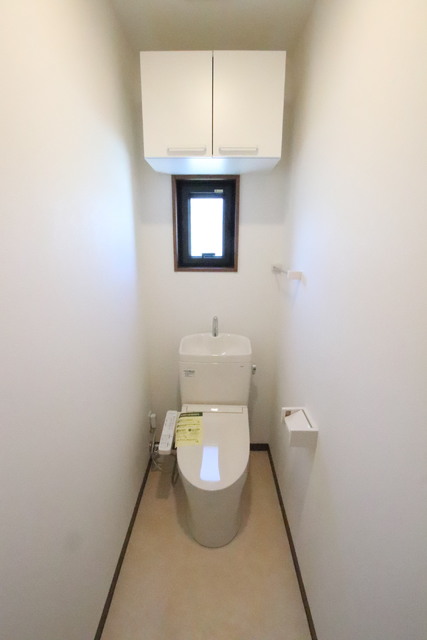 トイレ　★過去募集時の写真です◆収納棚のあるトイレ◆