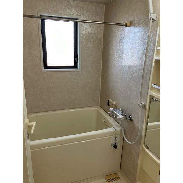 バス・シャワールーム　同タイプの写真です