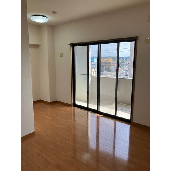 居室・リビング　同タイプの写真です