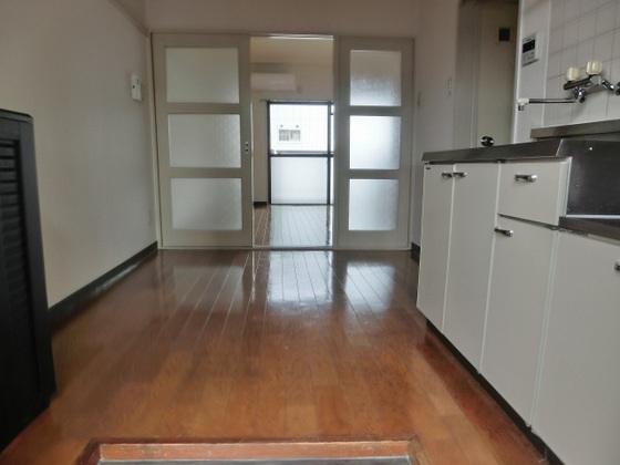 居室・リビング　※他号室の写真です