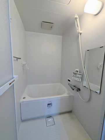 バス・シャワールーム　ゆとりの浴室