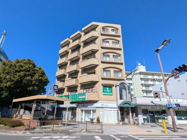 建物外観　駅前で日当り良好