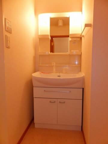 洗面設備　忙しい朝には欠かせない洗面所です