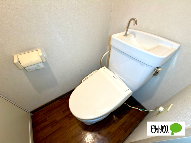 関東鉄道常総線 小絹駅 徒歩10分 2階建 築36年のトイレ写真