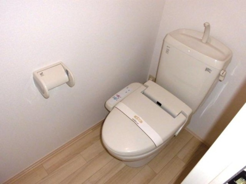 トイレ　図面と現状に相違がある場合には現状を優先