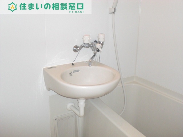 洗面設備　実際のお部屋と異なる場合がございます。
