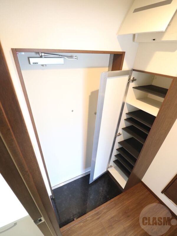 玄関　シューズボックス付きの玄関