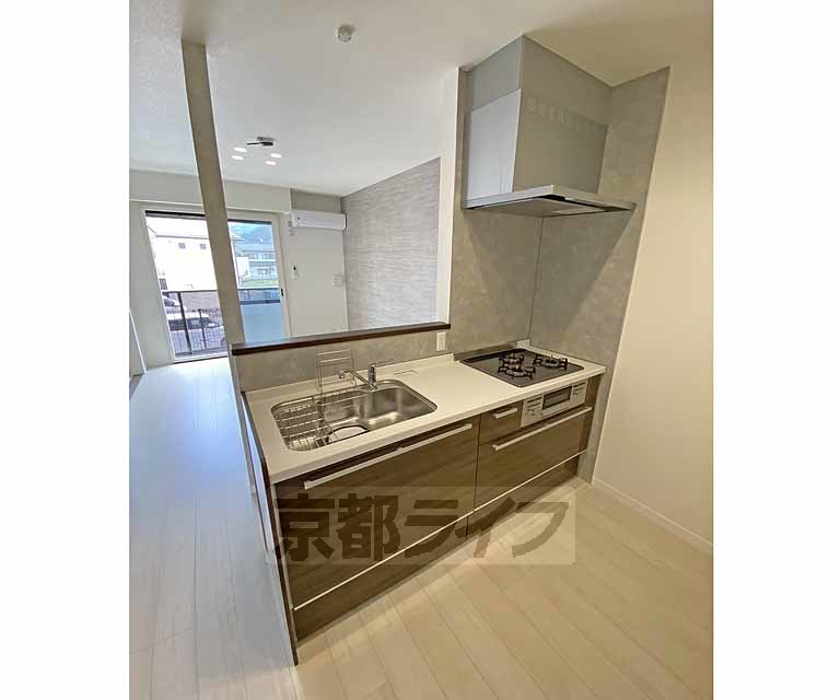 キッチン　対面式のシステムキッチンです。