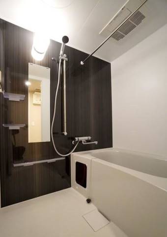 バス・シャワールーム　一日の疲れを流しましょう。