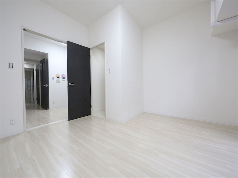 居室・リビング　洋室8.1帖　ウォークインクローゼット付（収納充実してます）