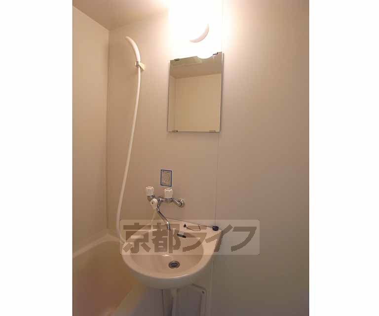 洗面設備　きれいな洗面所です。