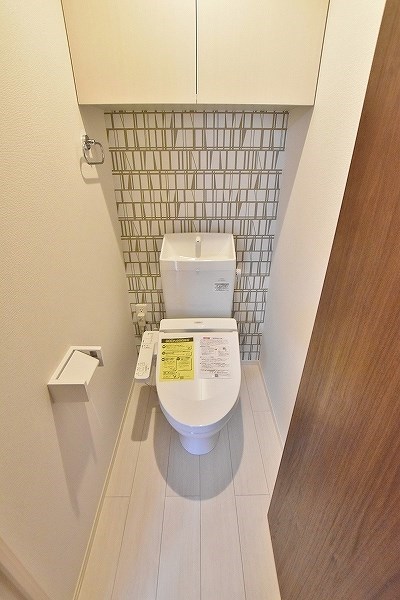 トイレ　温水洗浄便座付き