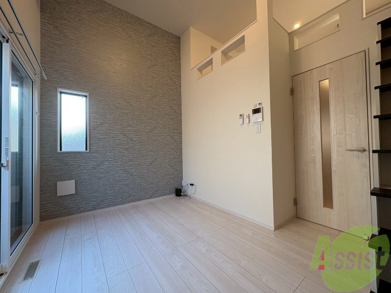 その他部屋・スペース　洋室を別角度から撮影しました。いかがでしょうか。