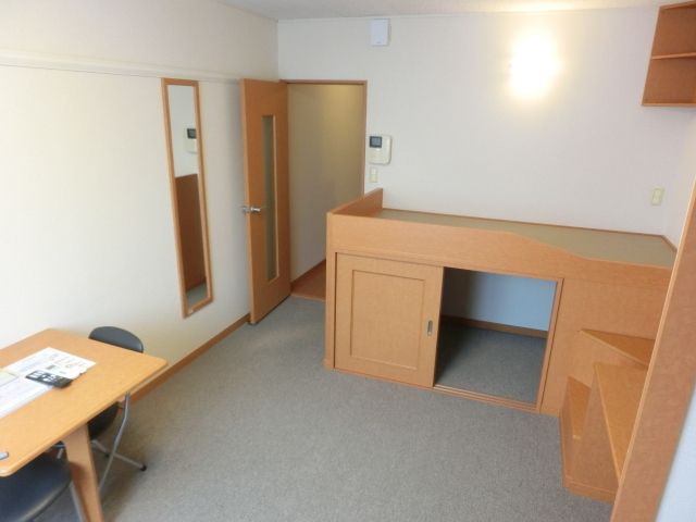 その他部屋・スペース　ベット下も収納として使えます