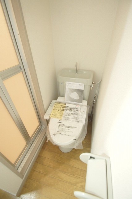 トイレ　【トイレ】温水洗浄便座付きトイレ