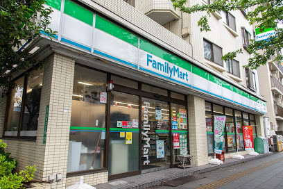 コンビニ　ファミリーマート 練馬北町店（コンビニ）まで260m