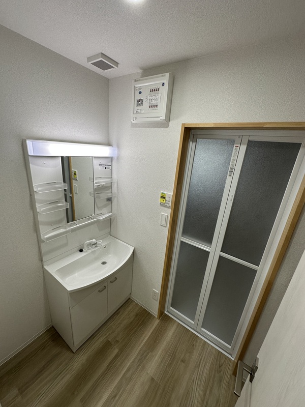 洗面設備　使いやすい洗面所です