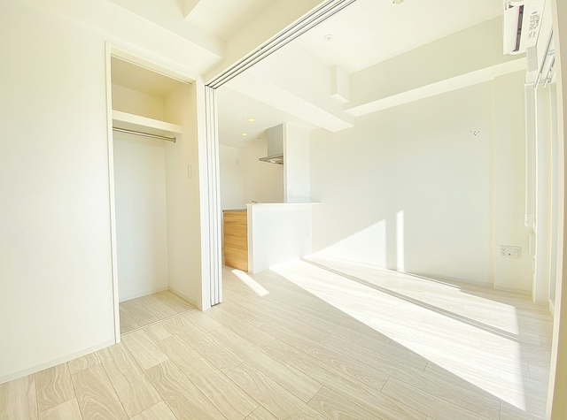 居室・リビング　フローリング快適部屋