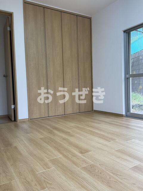 収納　１階洋間物入