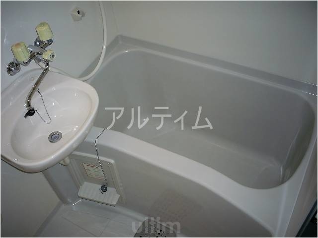 バス・シャワールーム　他の部屋の写真です。