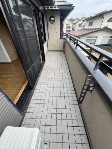 バルコニー　暖かな日差しのふりそそぐバルコニー